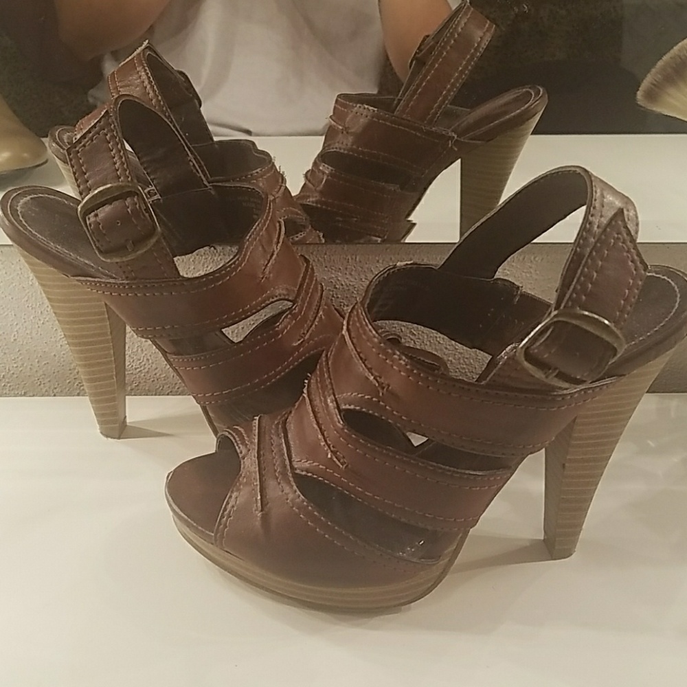Heels - Picture 3 of 7